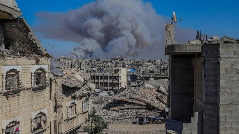 İsrail sadırmaya devam ediyor: Gaze’de 7 kişiyi daha katlettiler